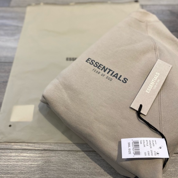 Essentials fear of god crewneck